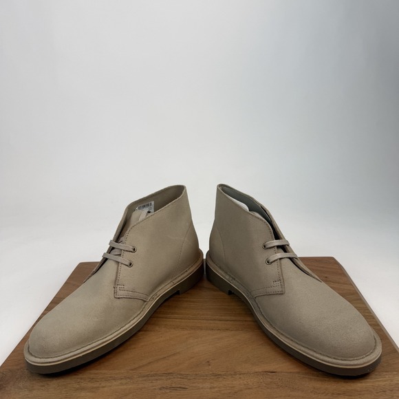 New Mens Clarks Shepton Beige Nubuck Distressed Casual Chukka Boots Size 9 M NIB main image 5